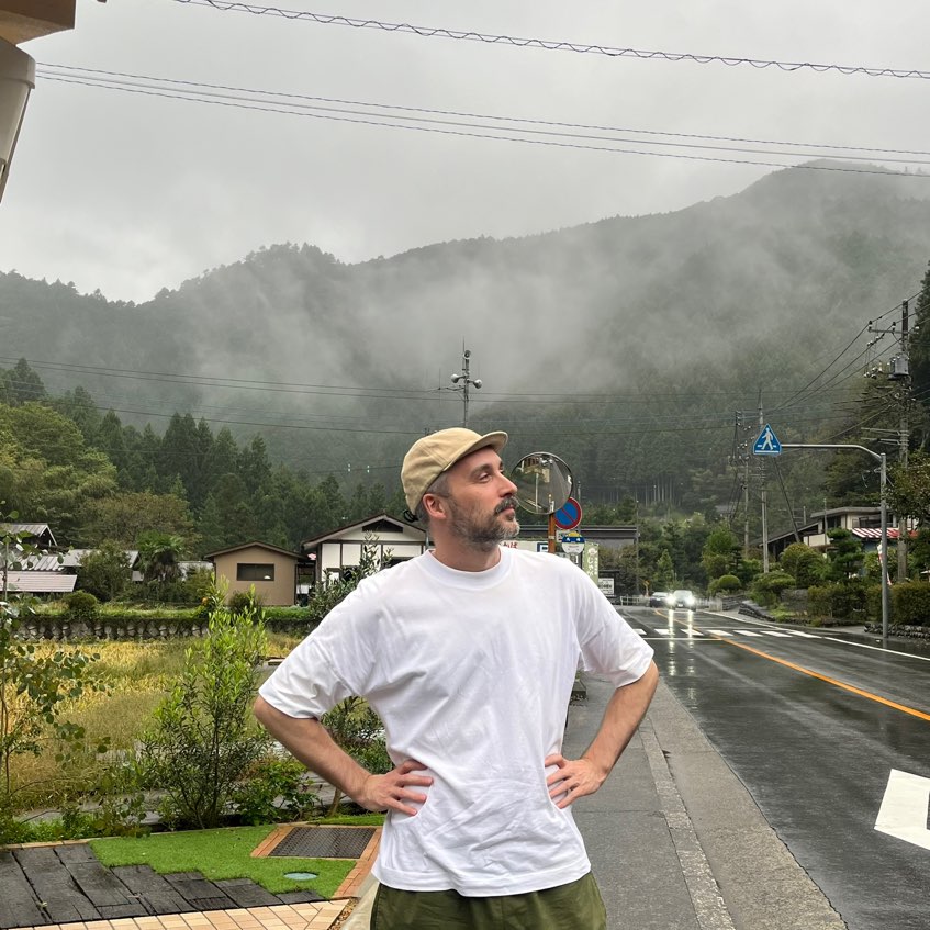 作者名称
